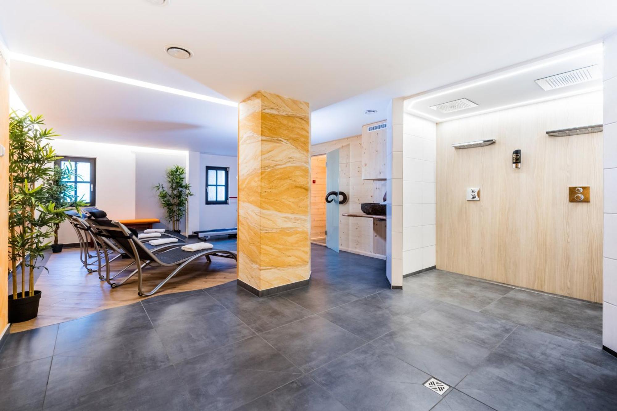 Hotel Hubertusbaude Waltersdorf  Zewnętrze zdjęcie